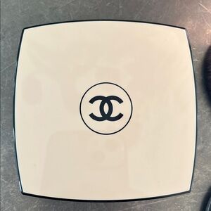 CHANEL healthy glow sheer powder Les Beiges B10 powder